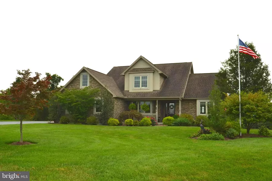 5 HARVEY CIR, Hummelstown, PA 17036