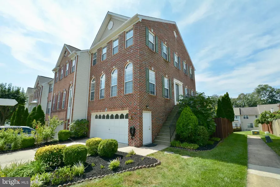 8361 REGAL OAK CT, Springfield, VA 22152