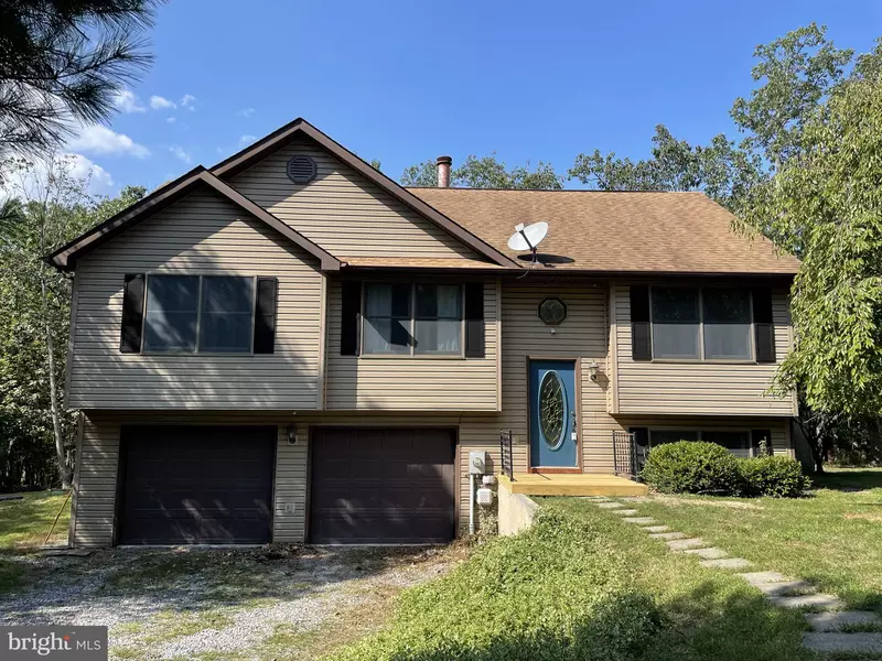 158 PHOEBE LN, Berkeley Springs, WV 25411