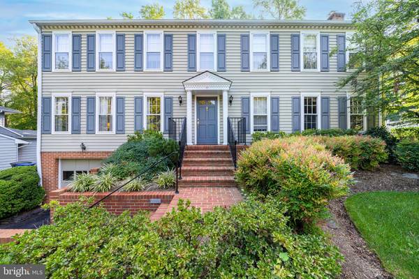 1925 FREEDOM LN, Falls Church, VA 22043