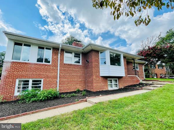 6628 SKYLINE CT, Alexandria, VA 22307