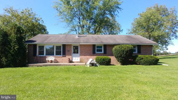 5738 BERNVILLE RD, Bernville, PA 19506