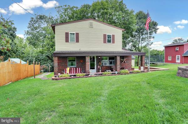 107 COTTAGE LN, New Oxford, PA 17350