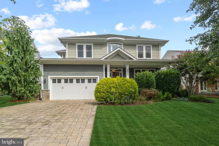 2207 BEACON LN, Falls Church, VA 22043