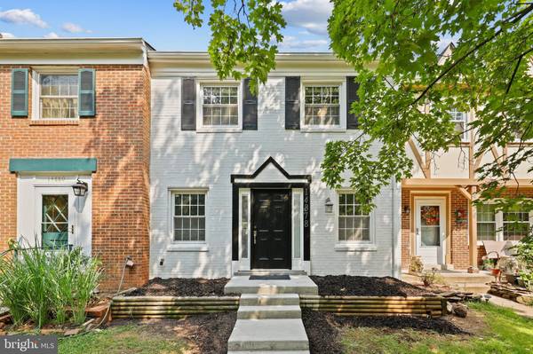 14878 LAMBETH SQ, Centreville, VA 20120