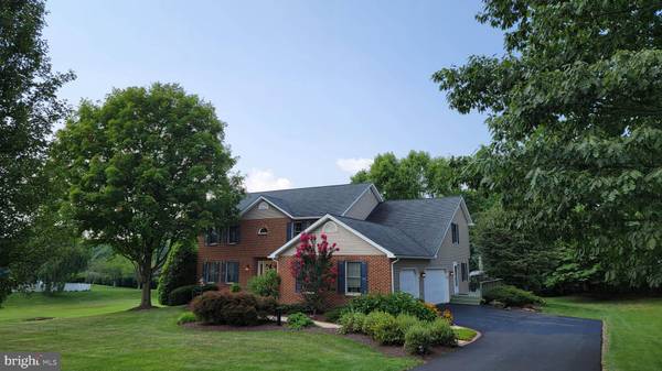 17 COUNTRY MANOR LN, New Freedom, PA 17349