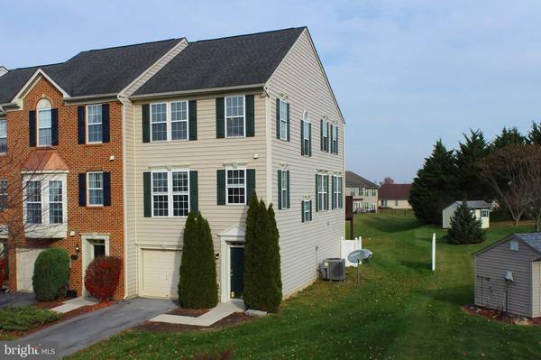 331 LANTERN LN, Chambersburg, PA 17201