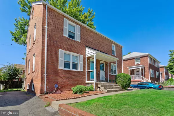 Arlington, VA 22206,2740 S UHLE ST