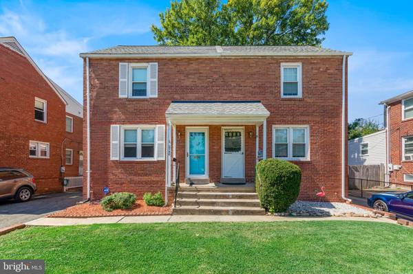 2740 S UHLE ST, Arlington, VA 22206