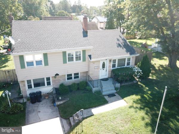 19 BONG TER, Mount Holly, NJ 08060