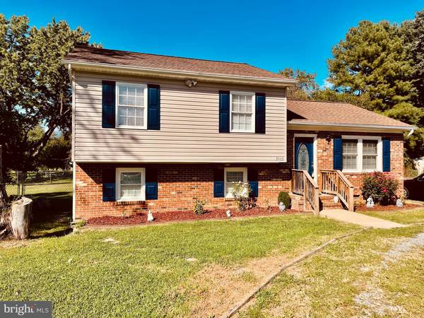 3905 WILBURN DR, Fredericksburg, VA 22407