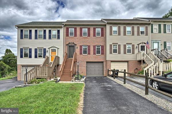 103 TOWNHOUSE LN, Lancaster, PA 17603