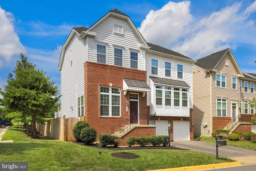 4468 BEDFORD COVE LN, Woodbridge, VA 22192