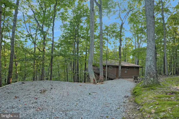 Hedgesville, WV 25427,288 CANADA GOOSE LANE