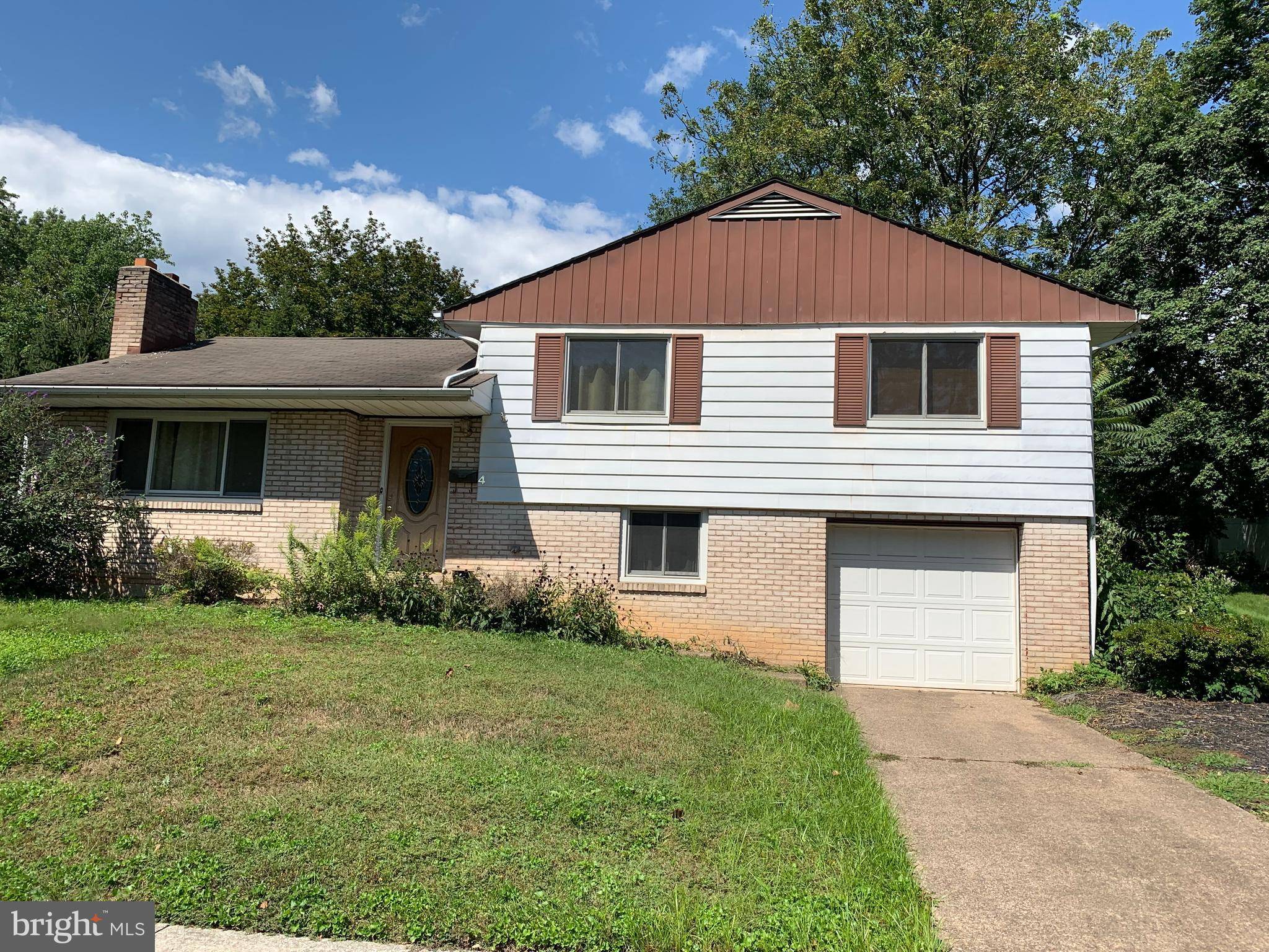 4 CLEMSON DR, Camp Hill, PA 17011