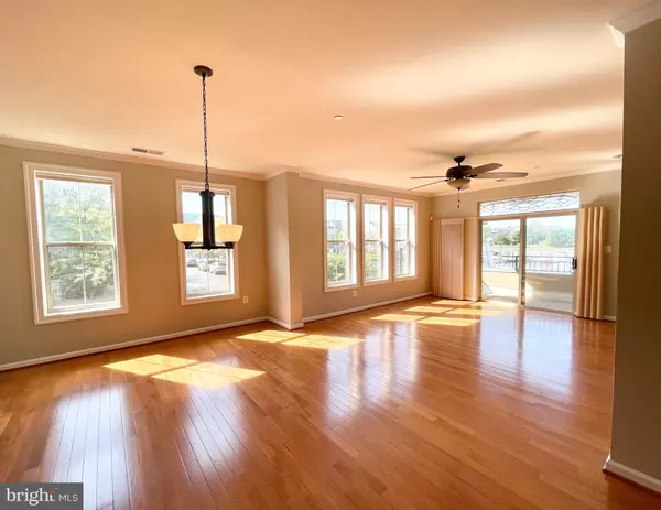 Woodbridge, VA 22191,500 BELMONT BAY #106