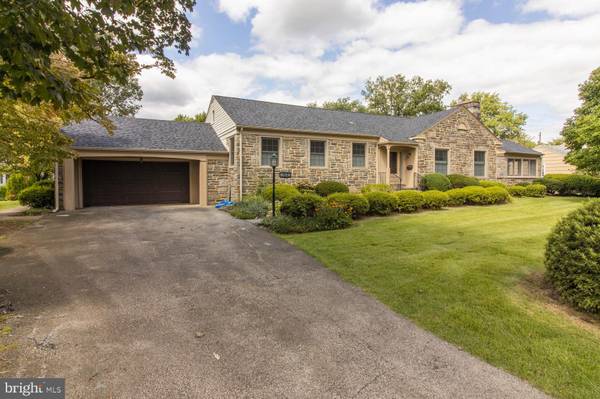 1042 NICHOLSON RD, Wynnewood, PA 19096