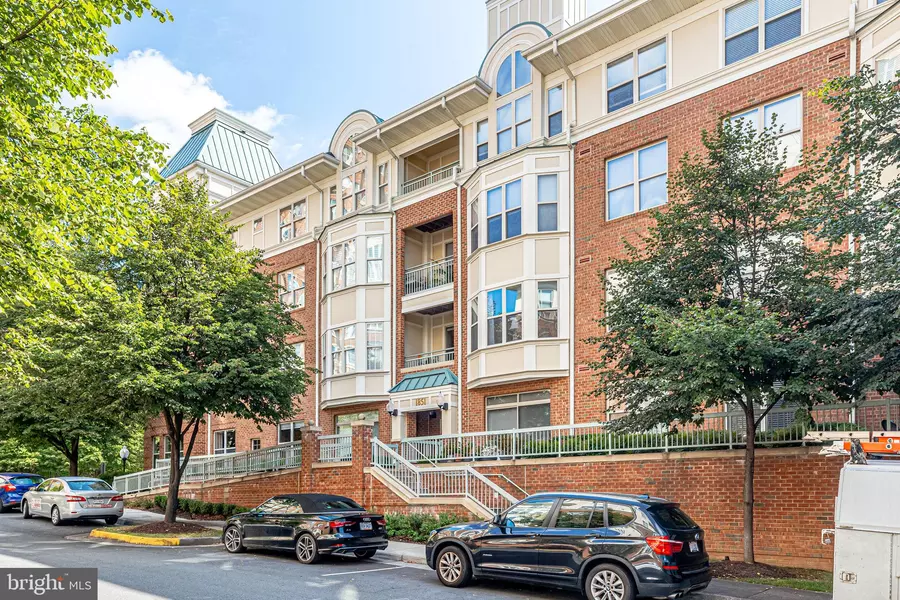 1851 STRATFORD PARK PL #215, Reston, VA 20190