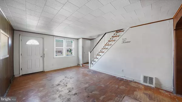 Chester, PA 19013,215 W 22ND ST