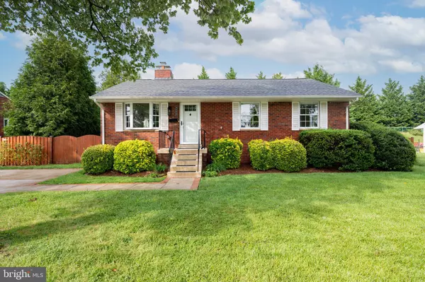 6206 YELLOWSTONE DR, Alexandria, VA 22312