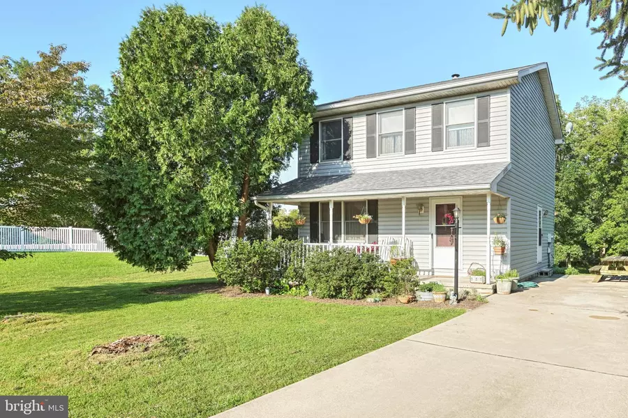 2689 BUTTERNUT LN, York, PA 17408