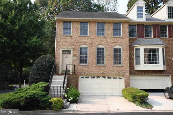 11300 HOLLOWSTONE DR, North Bethesda, MD 20852