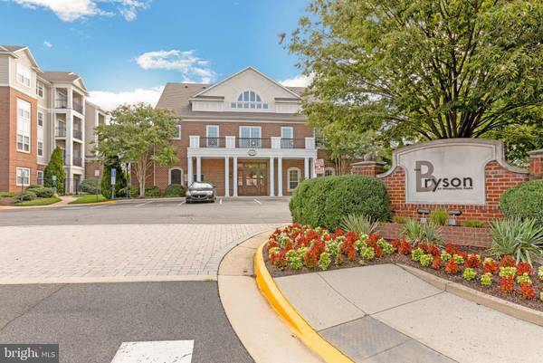 Herndon, VA 20171,12953 CENTRE PARK CIR #216