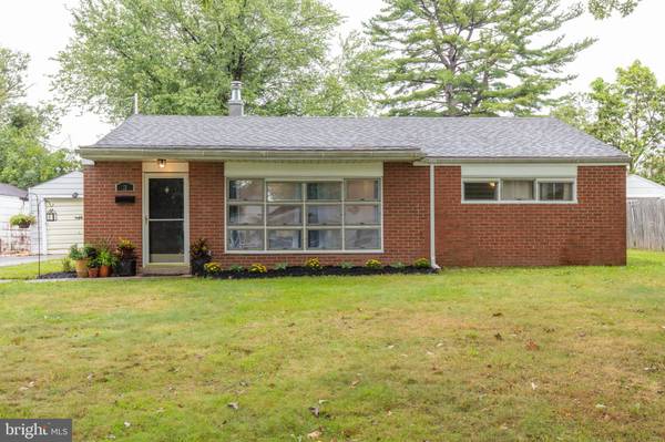 3 HILLTOP RD, Plymouth Meeting, PA 19462