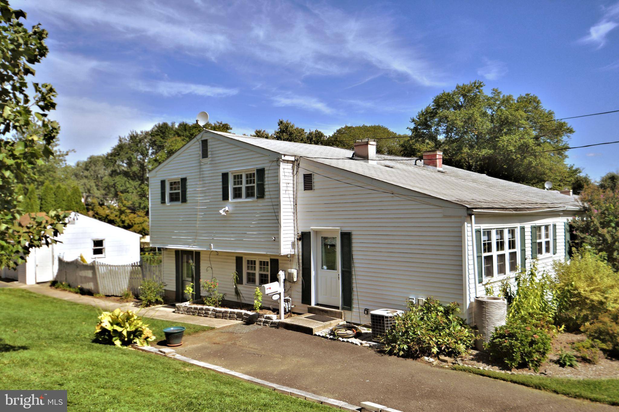 1402 WHITE OWL RD, Abington, PA 19001