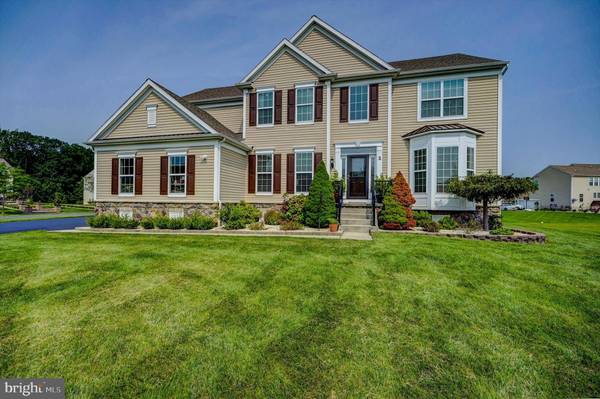 2 DISCOVERY DR, Hightstown, NJ 08520