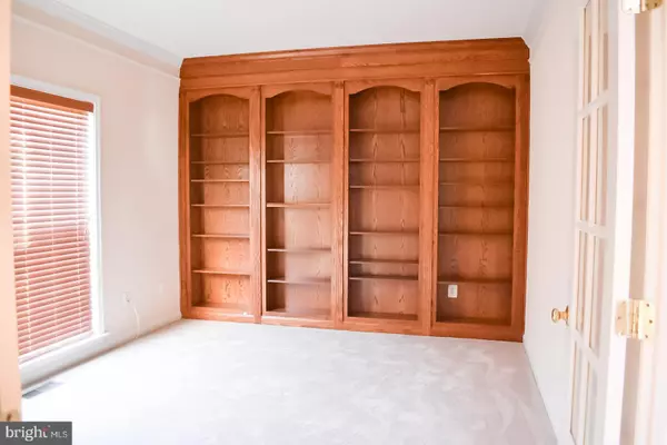 Woodbridge, VA 22193,15642 ALTOMARE TRACE WAY