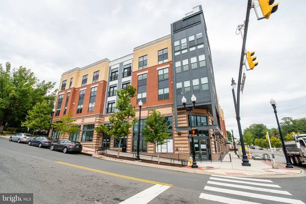 989 S BUCHANAN ST #202, Arlington, VA 22204