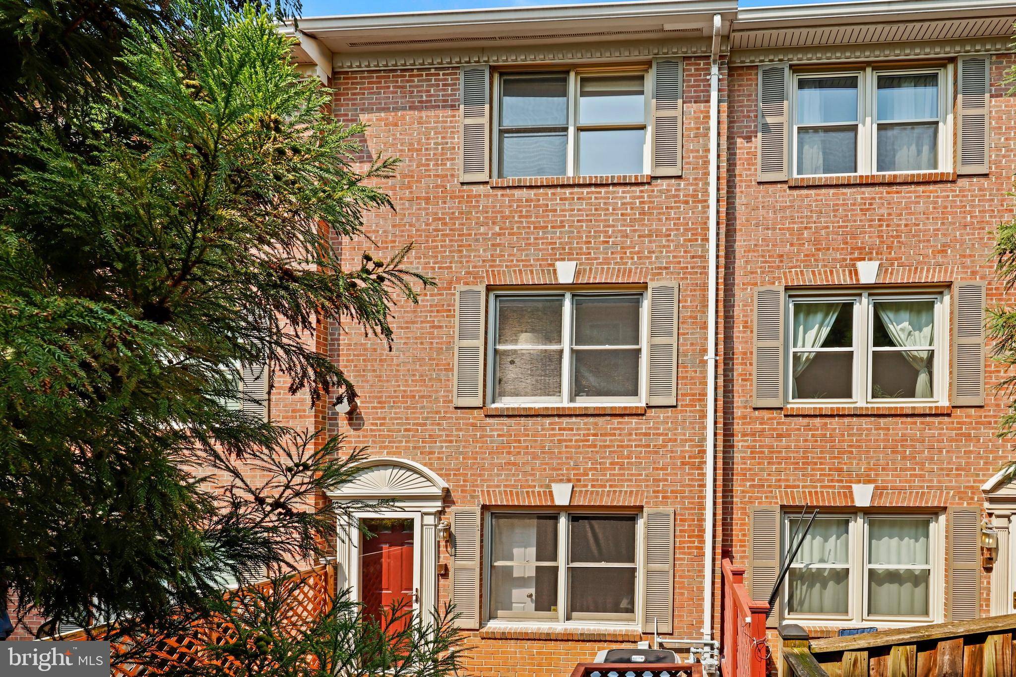 Arlington, VA 22201,1863 N ADAMS ST