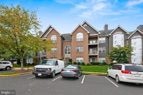 4108 MONUMENT CT #301, Fairfax, VA 22033