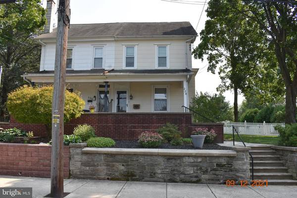 228 W CHESTNUT ST, Souderton, PA 18964