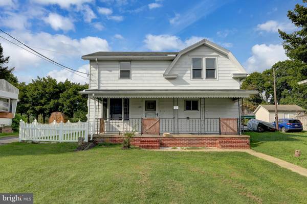 326 W MAIN ST, Hegins, PA 17938