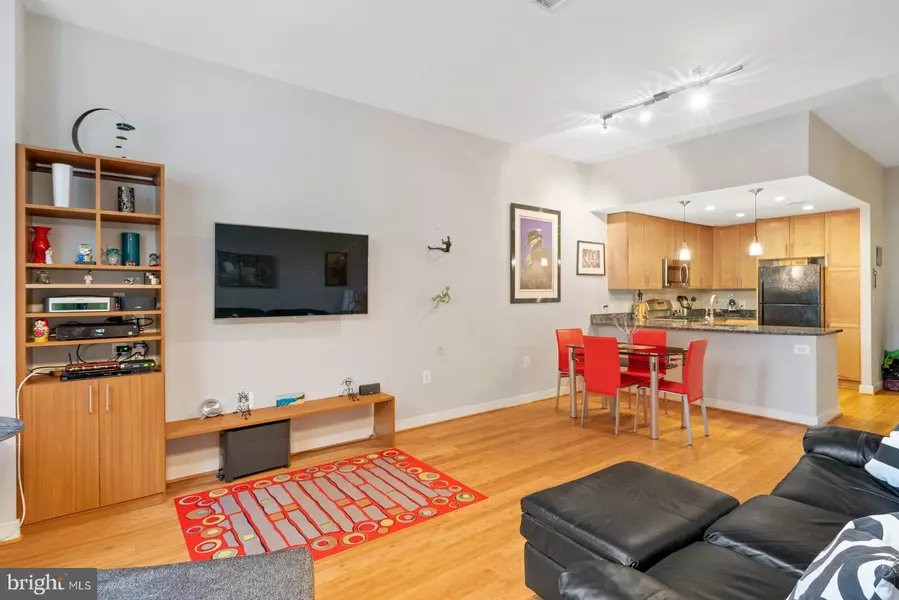 820 N POLLARD ST #101, Arlington, VA 22203