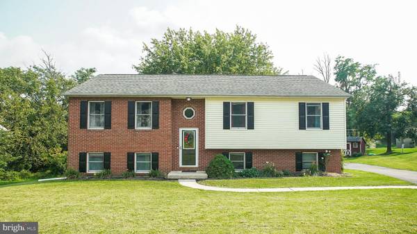 904 COLONIAL DR, Birdsboro, PA 19508