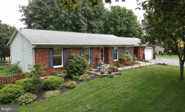 4198 SNAVELY RD, Elizabethtown, PA 17022