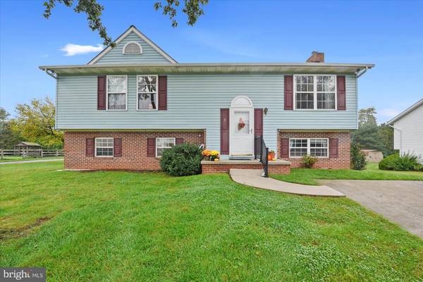 8 BANCROFT ST, Taneytown, MD 21787