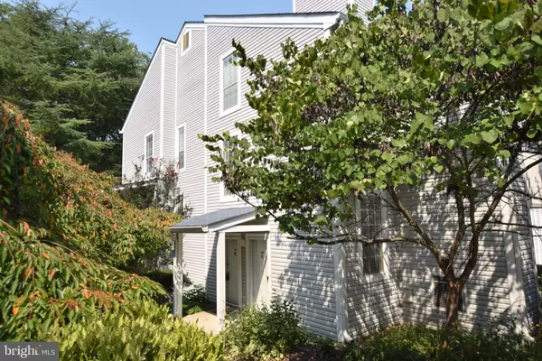 12086 CARDAMOM DR, Woodbridge, VA 22192