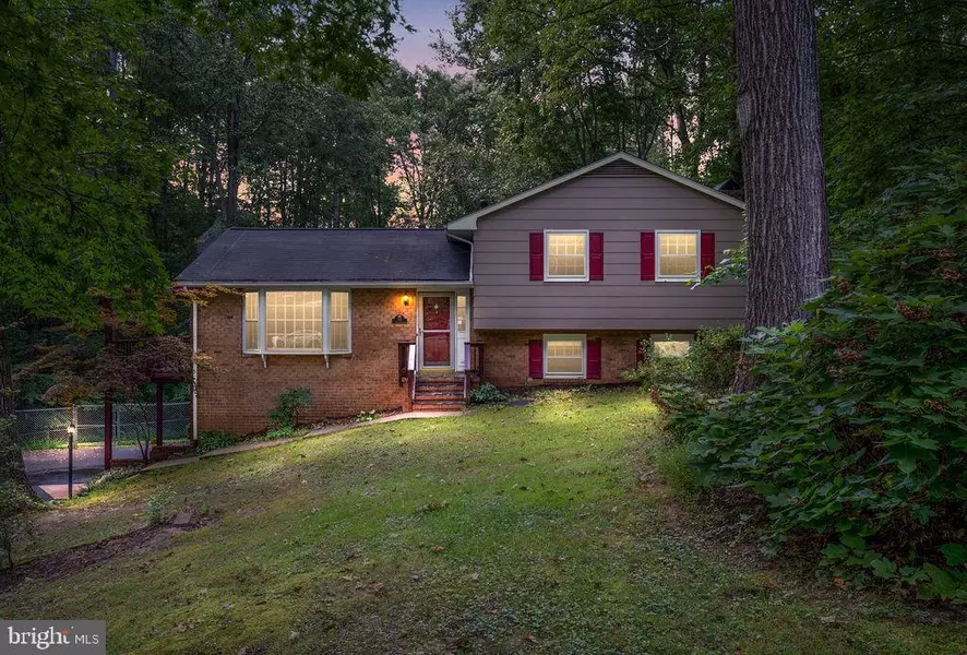 105 E WILDWOOD LN, Fredericksburg, VA 22405