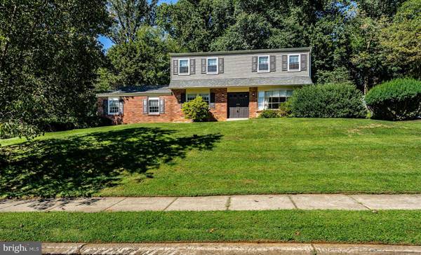 6 ELLIOTT RD, Broomall, PA 19008