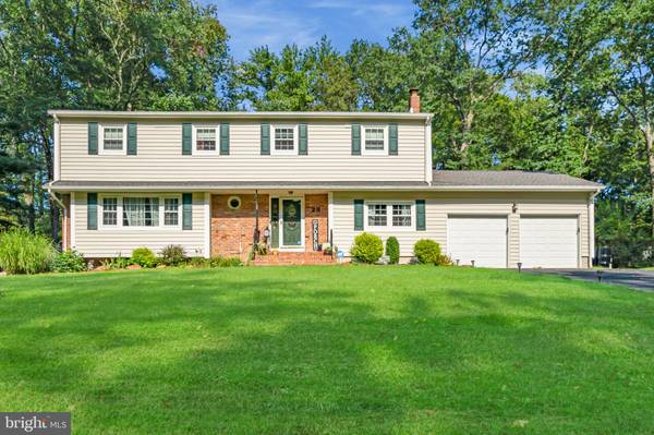 23 DEBBIE LN, Hightstown, NJ 08520