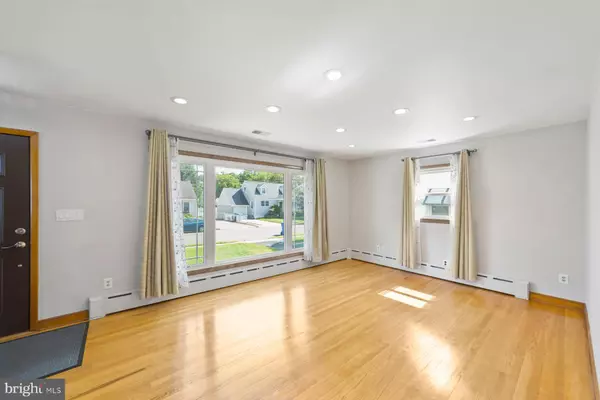 Avenel, NJ 07001,141 DEMOREST AVE