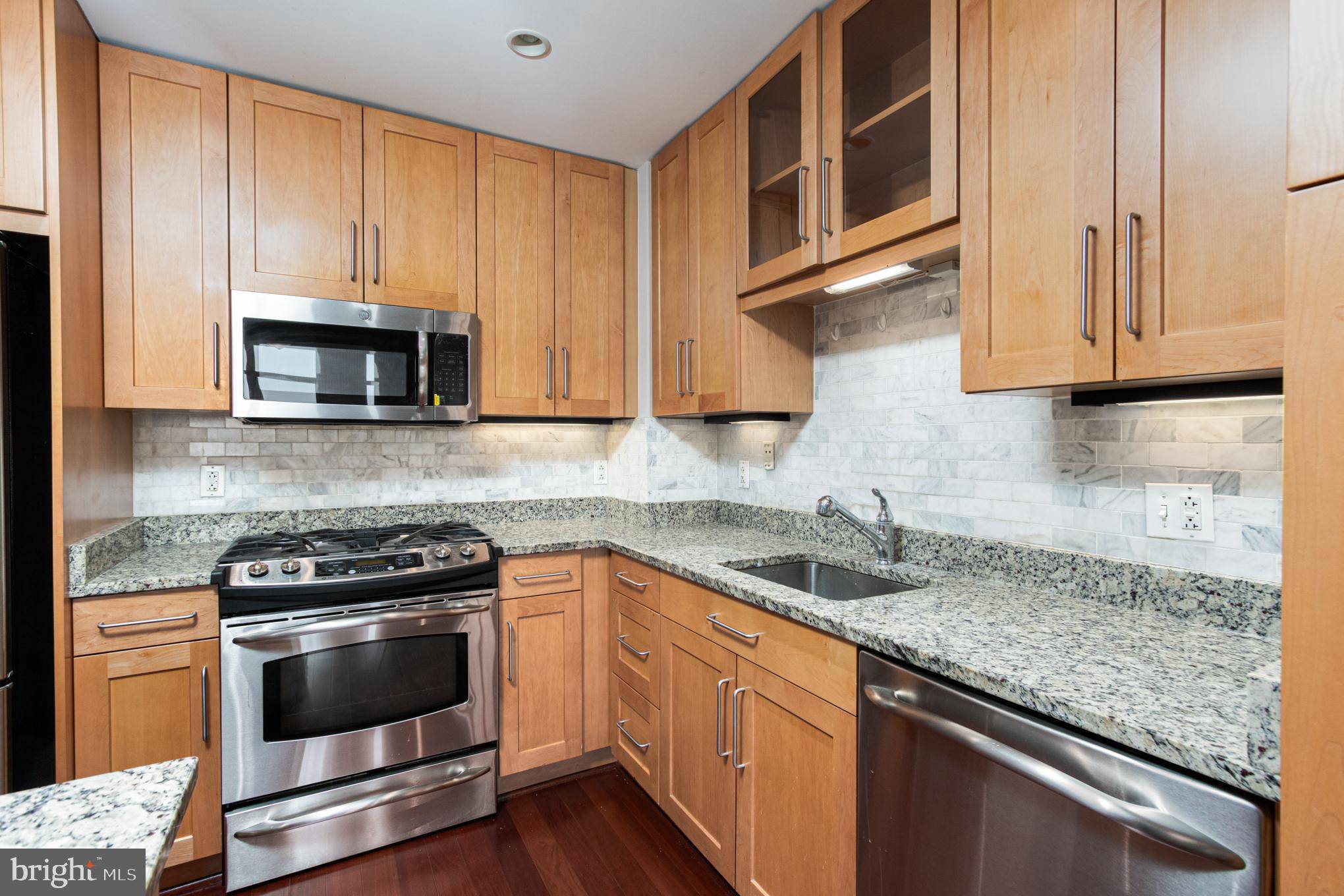 Mclean, VA 22102,8220 CRESTWOOD HEIGHTS DR #1001