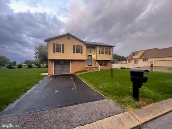 Littlestown, PA 17340,3 ASH DR