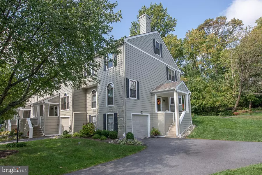 2406 WESTFIELD CT, Newtown Square, PA 19073