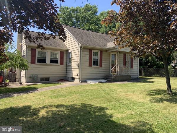 33 LEE AVE, Deptford, NJ 08096