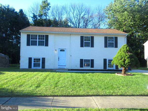 5 JULIE LN, Newark, DE 19711